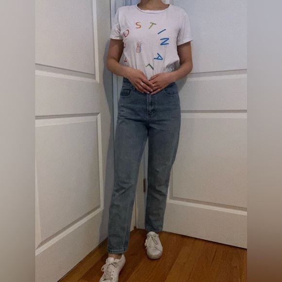 2 Pair High Wasted Jeans - Picture 8 of 10